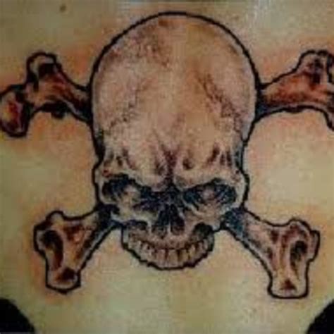 crossbones tattoo|215 Skull And Crossbones Tattoos .